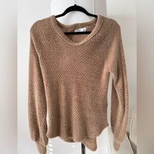 Hollister Sweater in Tan